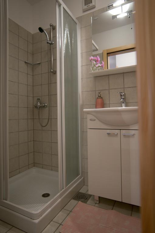 Apartmaji In Sobe Marija Jera Stanjel Room photo
